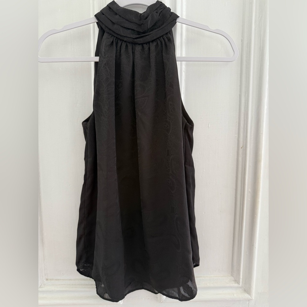 Tahari Black Sleeveless High Neck Blouse – Paisley Pattern